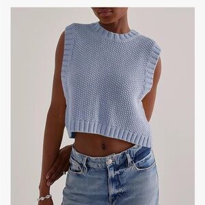 Sleeveless Knit Crop Top - Light Blue